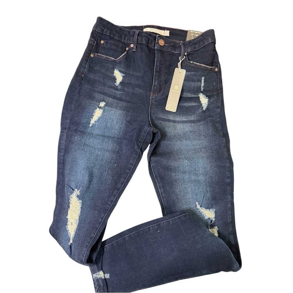 Tractr “Nina” High Rise Distressed Jeans – Size 4 / 27